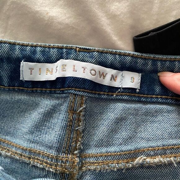Tinseltown Jeans Size 9 (29) Juniors High Rise Mom Factory Distressed Raw Hem - Picture 7 of 9